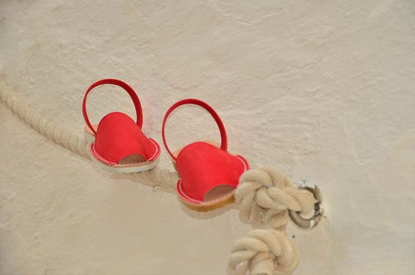 Avarques Naturals De Menorca S.L. calzado color rojo