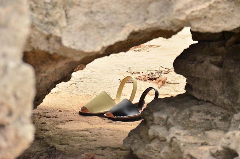 Avarques Naturals De Menorca S.L. calzado en arena