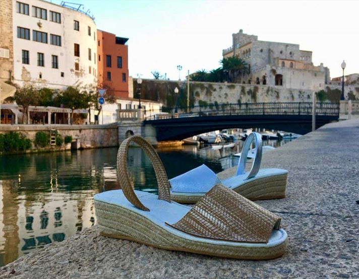 Avarques Naturals De Menorca S.L. par de zapatos