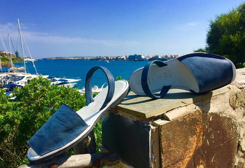 Avarques Naturals De Menorca S.L. calzado color azul oscuro